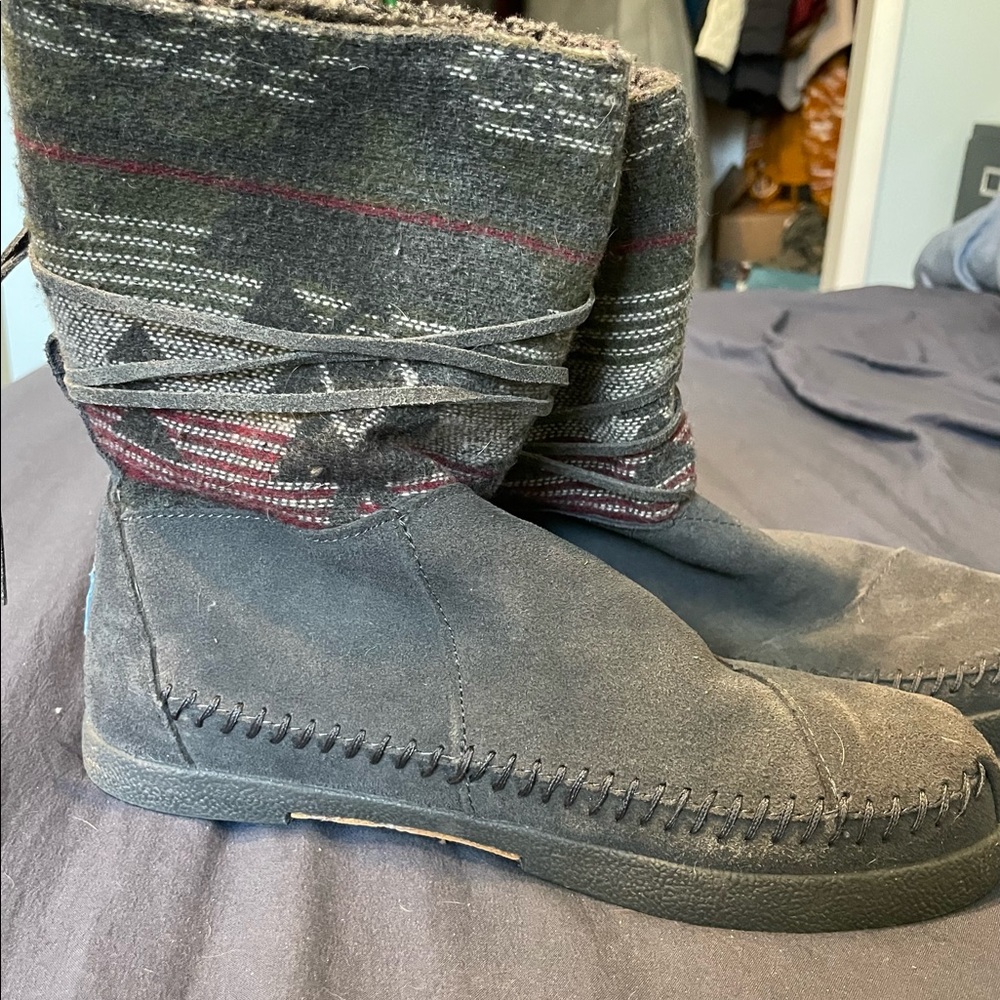 Suede faux fur lined boots